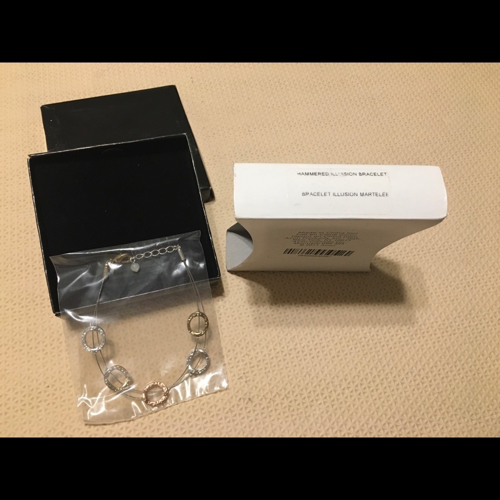 Avon Hammered Illusion Bracelet NIB